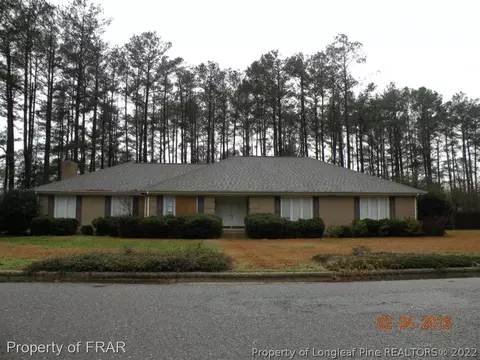 105 Wade Ave, Dunn, NC 28334 photo 1
