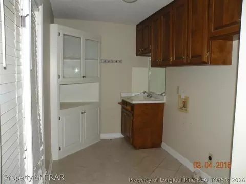 105 Wade Ave, Dunn, NC 28334 photo 8