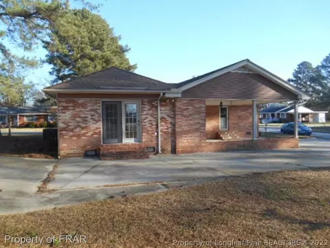 608 E Godwin St, Dunn, NC 28334 photo 2