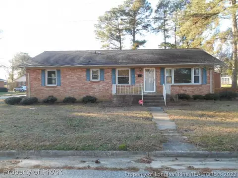 608 E Godwin St, Dunn, NC 28334 photo 1