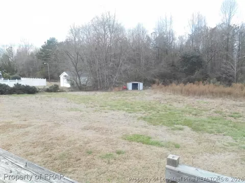 147 Curtis Dr, Erwin, NC 28339 photo 2