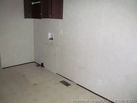 215 Huckleberry Ln, Erwin, NC 28339 photo 8