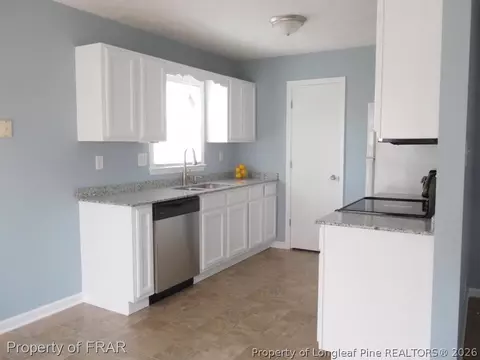 115 Eileen Dr, Spring Lake, NC 28390 photo 4