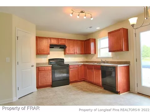 716 Friendly Rd, Dunn, NC 28334 photo 4
