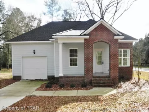 104 E 7th Ave, Raeford, NC 28376 photo 1