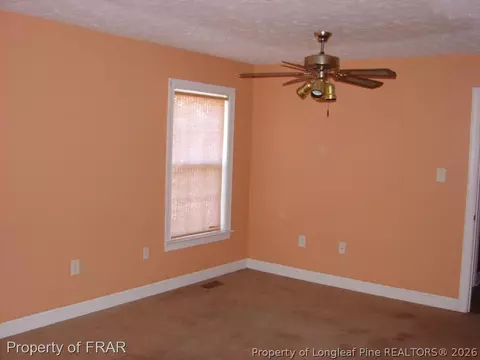 526 Stack St, Saint Pauls, NC 28384 photo 7