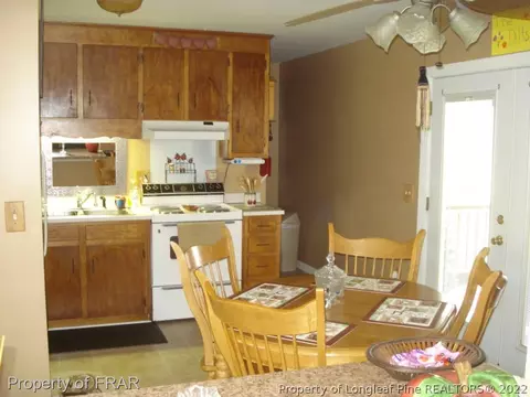 102 Pine St, Dunn, NC 28334 photo 3