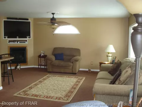 102 Pine St, Dunn, NC 28334 photo 5