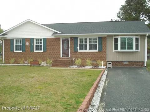 102 Pine St, Dunn, NC 28334 photo 1