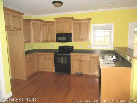 295 Pinecroft Dr, Dunn, NC 28334 photo 9