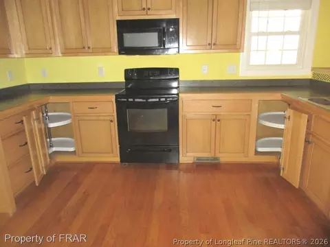 295 Pinecroft Dr, Dunn, NC 28334 photo 10