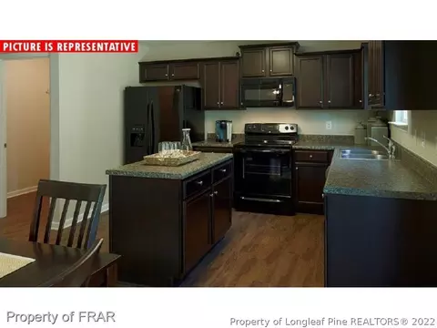 611 Botanical Ct, Bunnlevel, NC 28323 photo 3