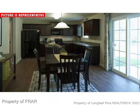 562 Botanical Ct, Bunnlevel, NC 28323 photo 2
