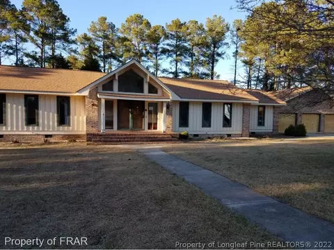 809 Davis Dr, Dunn, NC 28334 photo 1
