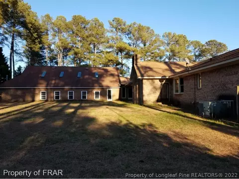 809 Davis Dr, Dunn, NC 28334 photo 2