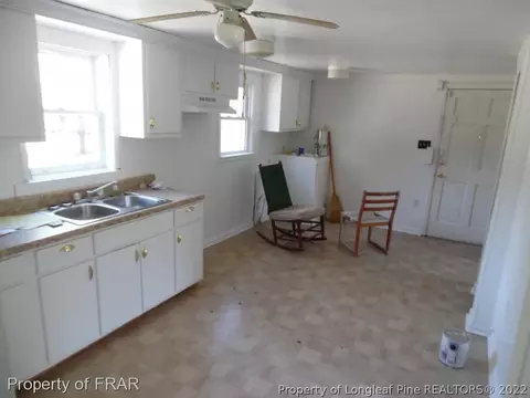 419 Croom Rd, Maxton, NC 28364 photo 6