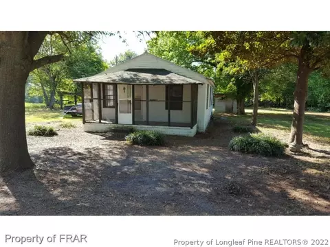 419 Croom Rd, Maxton, NC 28364 photo 1