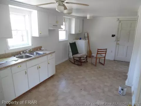 419 Croom Rd, Maxton, NC 28364 photo 5