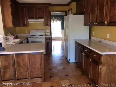 30 Claire Dr, Dunn, NC 28334 photo 4
