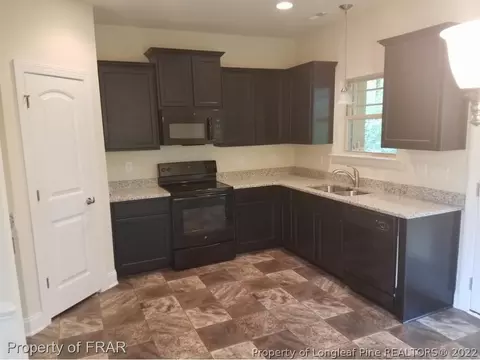 127 Colonade Ct, Benson, NC 27504 photo 6