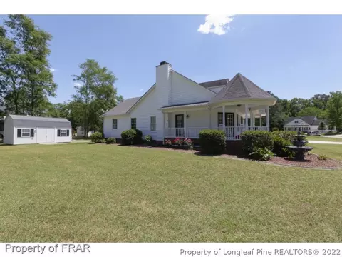 220 Waters Edge Dr, Erwin, NC 28339 photo 3