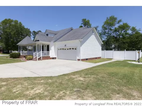 220 Waters Edge Dr, Erwin, NC 28339 photo 1