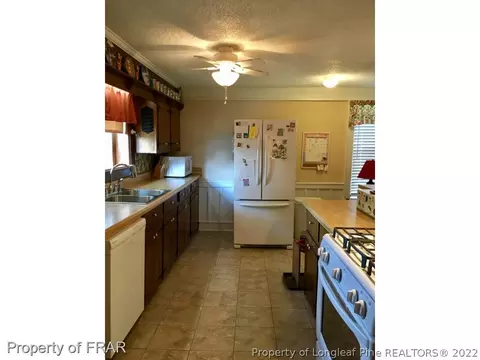 105 E I St, Erwin, NC 28339 photo 8