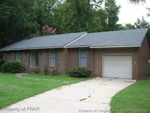 204 Cedarwood Dr, Erwin, NC 28339 photo 1