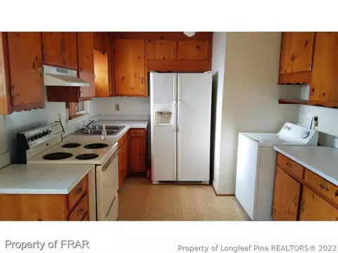 618 Goodyear Dr, Spring Lake, NC 28390 photo 3