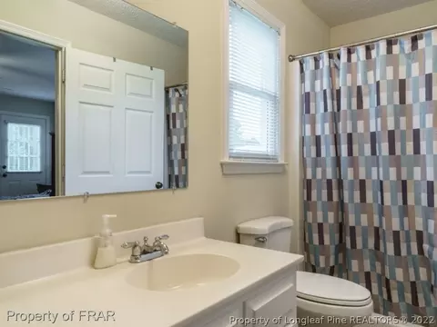 104 Woodall Dr, Erwin, NC 28339 photo 9
