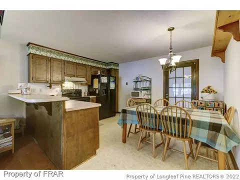 105 Cascade Cir, Dunn, NC 28334 photo 6