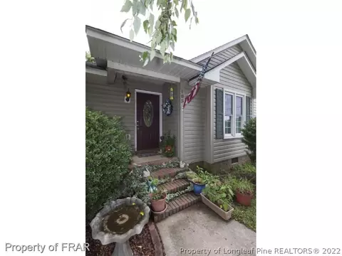 105 Cascade Cir, Dunn, NC 28334 photo 3