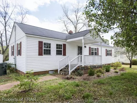 301 N 9th St, Erwin, NC 28339 photo 1