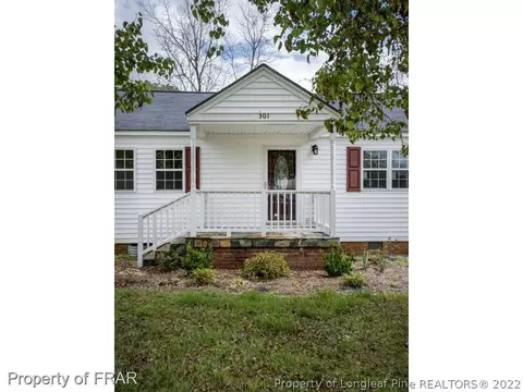 301 N 9th St, Erwin, NC 28339 photo 4