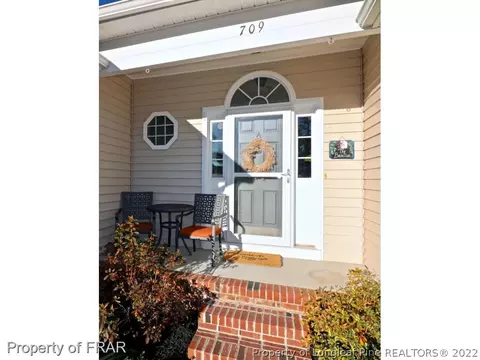 709 Valley Oak Dr, Bunnlevel, NC 28323 photo 2