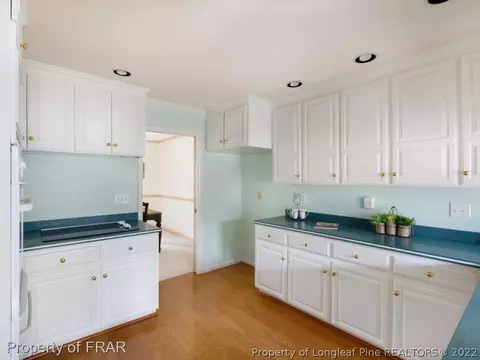 512 Pineview, Clinton, NC 28328 photo 8