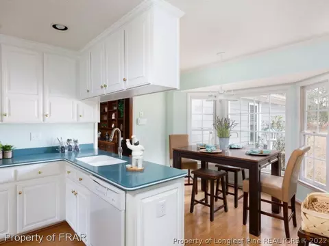 512 Pineview, Clinton, NC 28328 photo 11