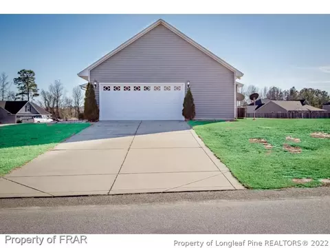125 Declaration Dr, Raeford, NC 28376 photo 2