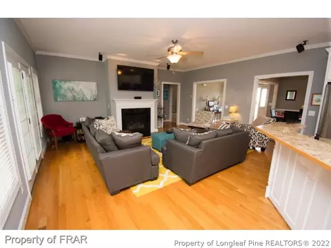 144 Pinecroft Dr, Dunn, NC 28334 photo 4