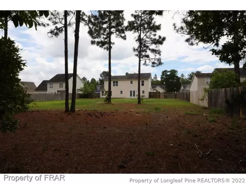 207 Falling Leaf Dr, Raeford, NC 28376 photo 2