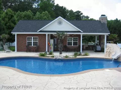 390 Windover Dr, Raeford, NC 28376 photo 2