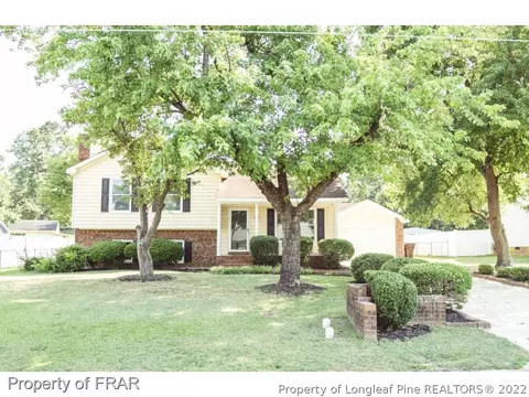 103 Rose Cir, Dunn, NC 28334 photo 2