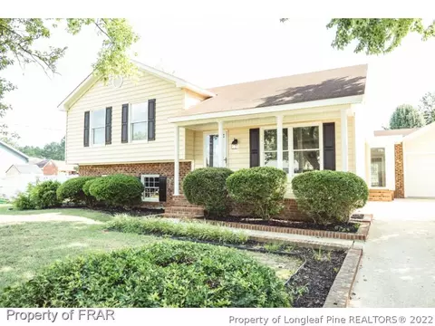 103 Rose Cir, Dunn, NC 28334 photo 3
