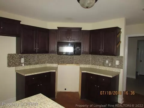 74 Jaylin Oaks Dr, Spring Lake, NC 28390 photo 4
