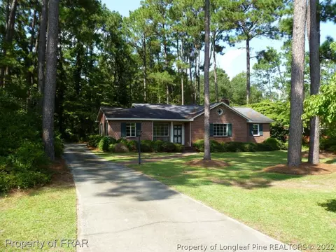 831 E Prospect Ave, Raeford, NC 28376 photo 3