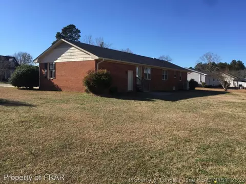100 Rose Cir, Dunn, NC 28334 photo 3