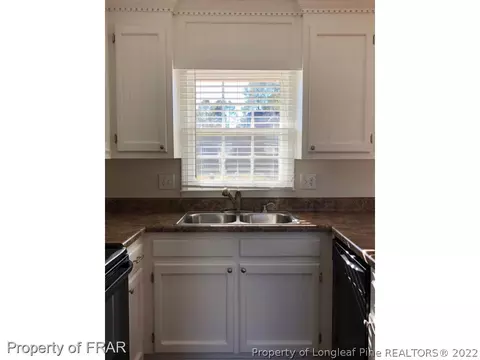 100 Rose Cir, Dunn, NC 28334 photo 8