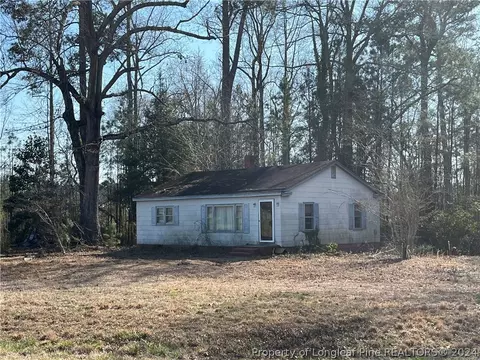 1712 Hayes Rd, Spring Lake, NC 28390
