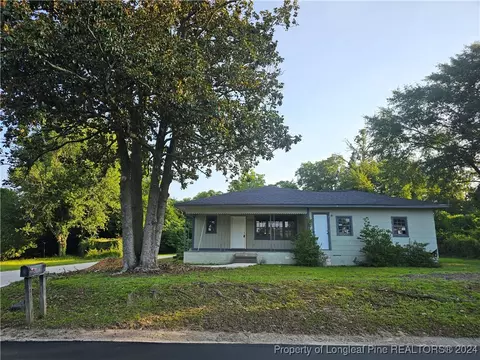 5318 Dairy Dr, Fayetteville, NC 28304