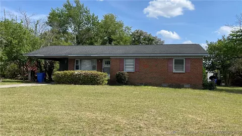 808 Bronco Ln, Fayetteville, NC 28303